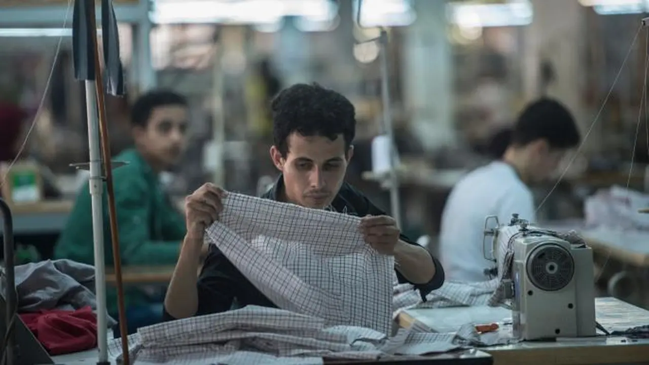 مصانع “الكويز” في مصر تواجه أزمة جديدة والمطالب تتصاعد لخفض “المكوّن الإسرائيلي”